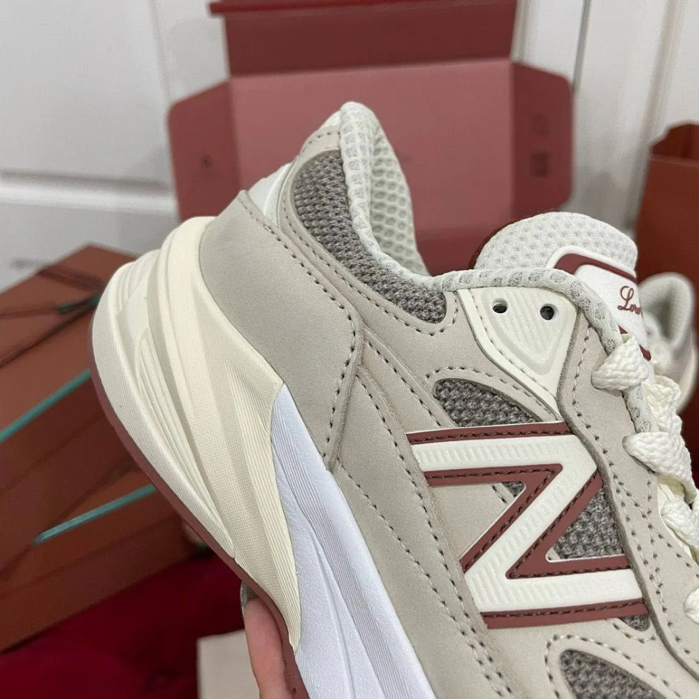 Tênis New Balance x Loro Piana x 990v6