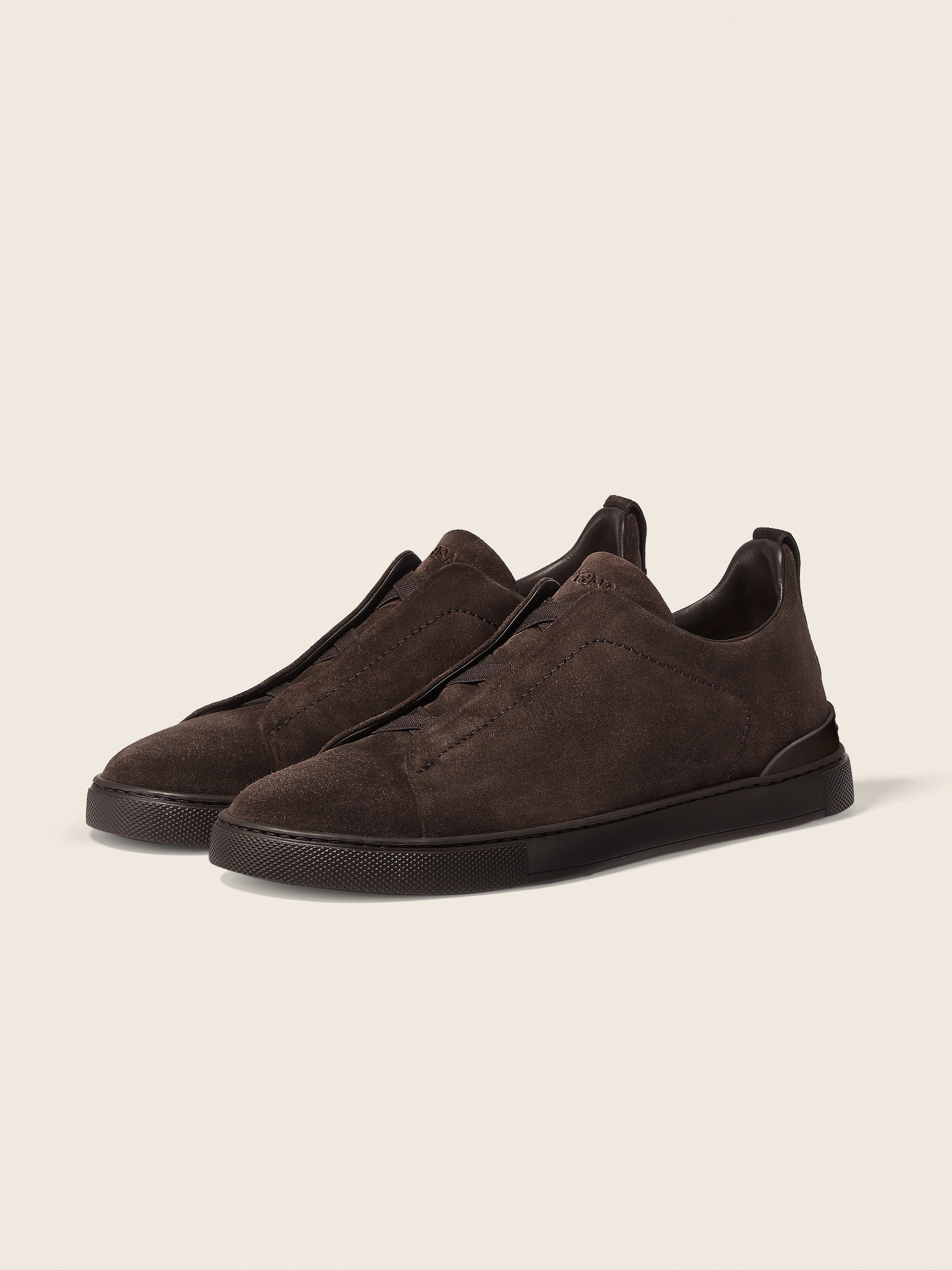 Tênis Triple Stitch™ Camurça